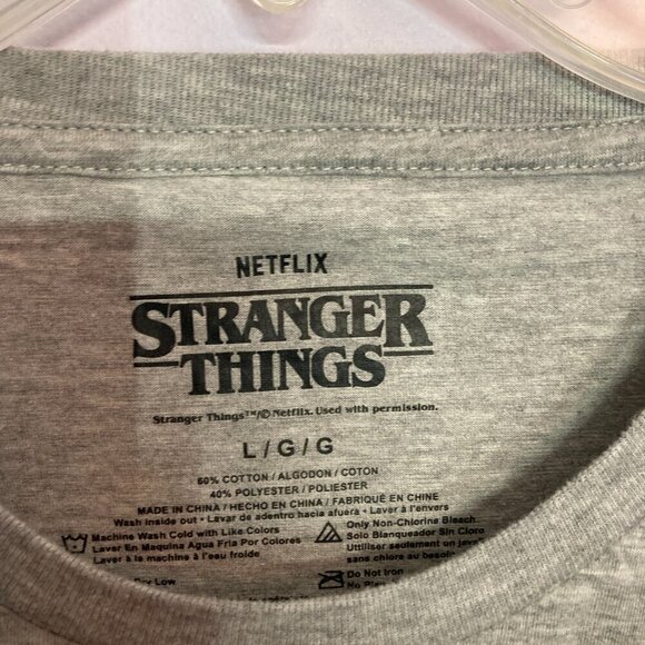 Christmas T Shirt, Stranger Things, EUC, Size L - Picture 2 of 7
